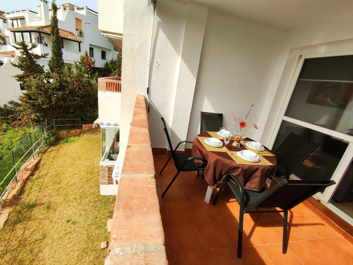 2Bdr Sunny Apartment With Pool And Private Parking In Benalmádena Eksteriør bilde