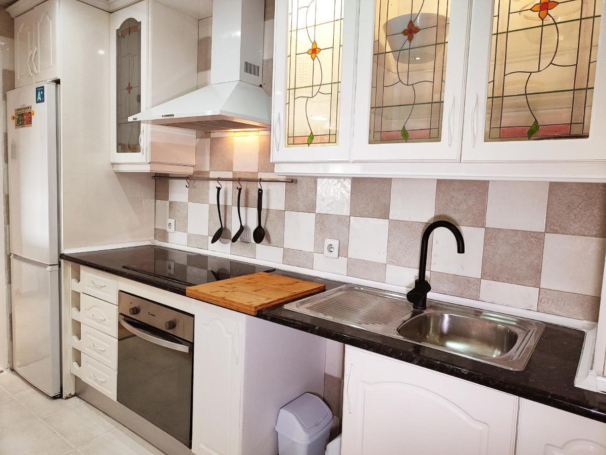 2Bdr Sunny Apartment With Pool And Private Parking In Benalmádena Eksteriør bilde