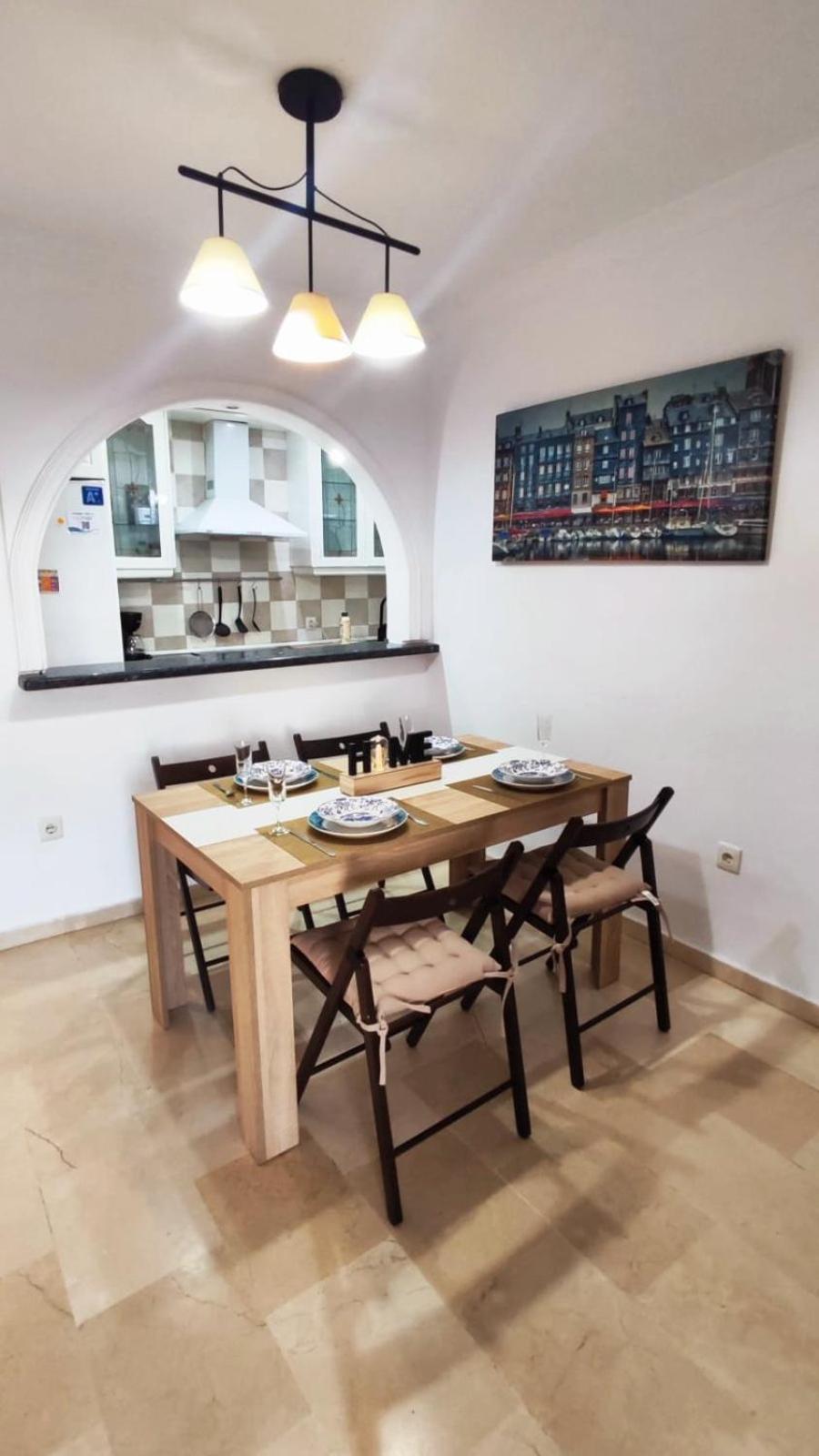 2Bdr Sunny Apartment With Pool And Private Parking In Benalmádena Eksteriør bilde
