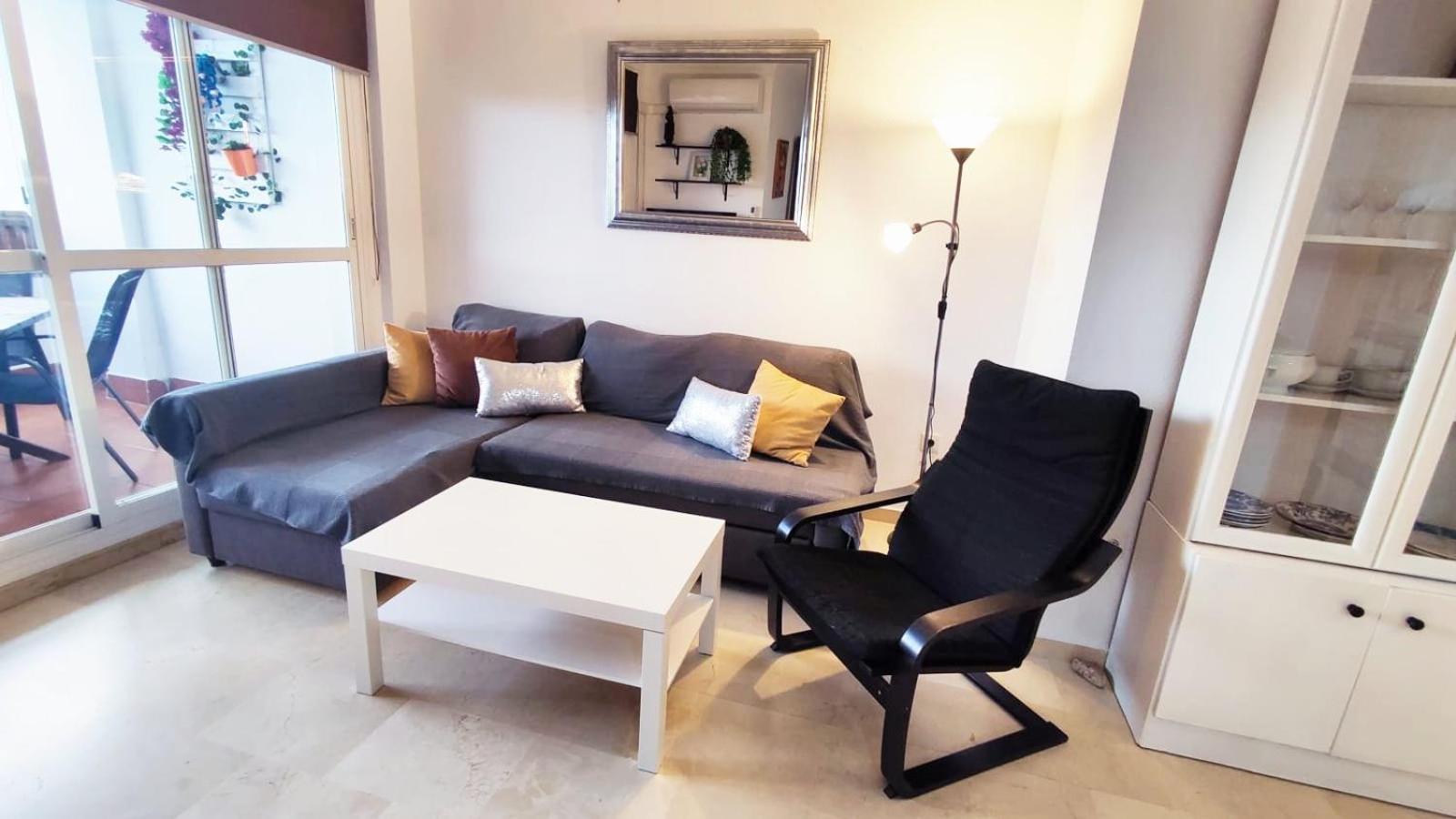 2Bdr Sunny Apartment With Pool And Private Parking In Benalmádena Eksteriør bilde