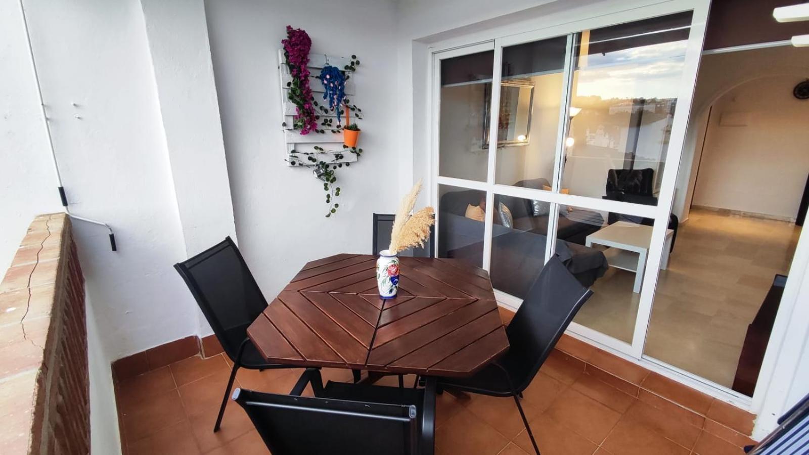 2Bdr Sunny Apartment With Pool And Private Parking In Benalmádena Eksteriør bilde